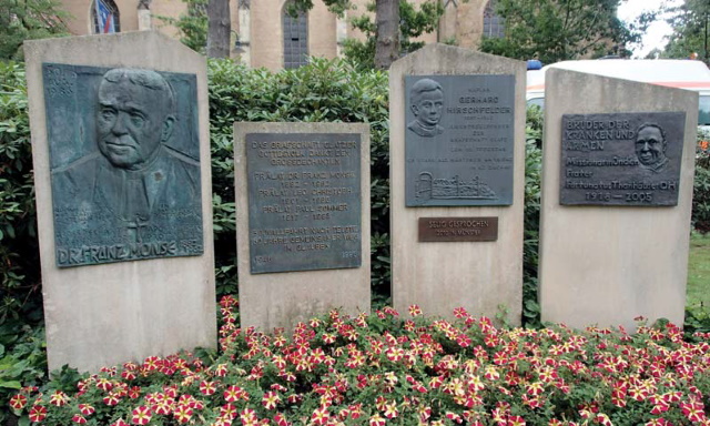 Die Stelen im Grafschafter Park