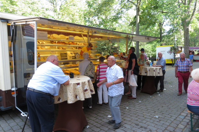 Schlesischer Bäcker bei der Glatzer Wallfahrt